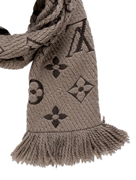 how to tell authentic louis vuitton scarf|louis vuitton scarf women's black.